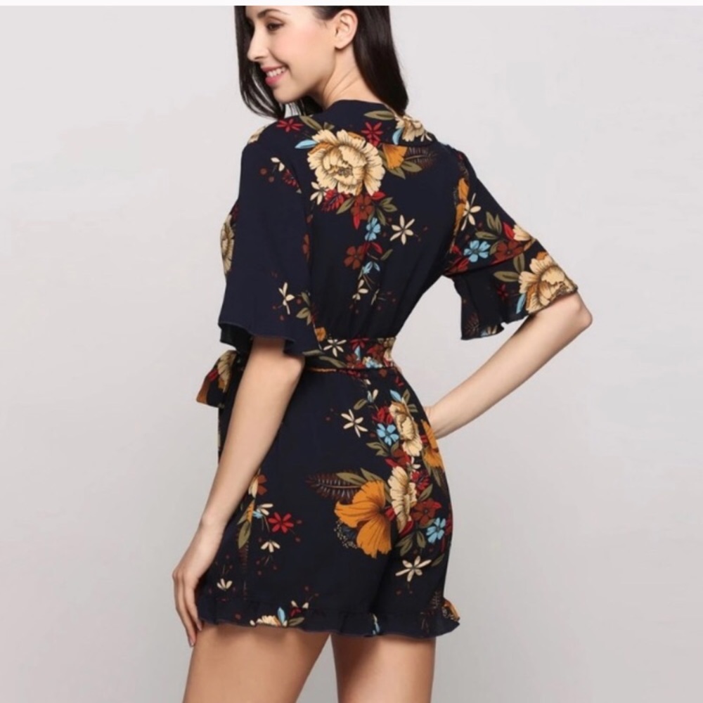 Navy Floral Romper Jumpsuit Playsuit Size S-M-L - Picture 2 of 6